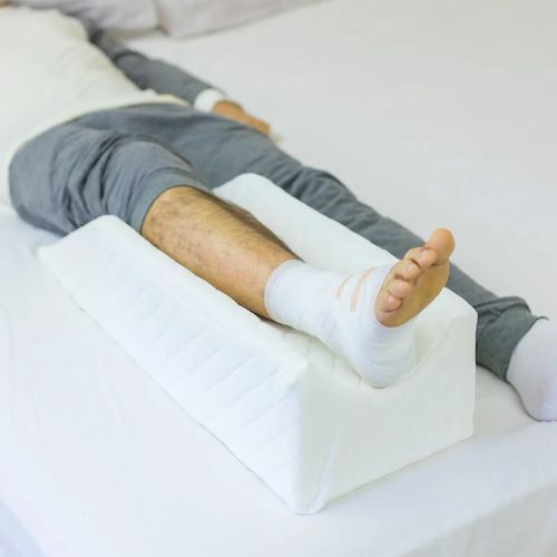 APOIO PERNA ANGULAR CONFORTO PÓS CIRÚRG P...